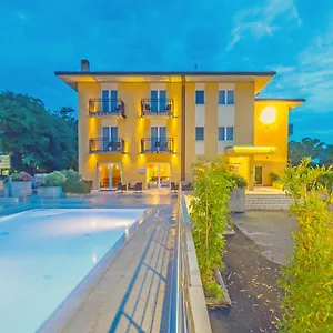 nuova-barcaccia.hotelinveneto.com/
